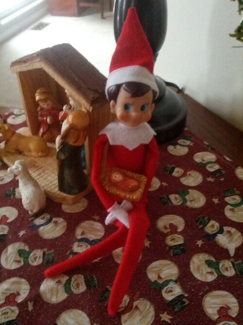 Elf loves Jesus